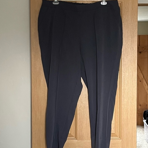 Nine West Curvy Pin tucked Crop Pants NWT - Picture 5 of 11